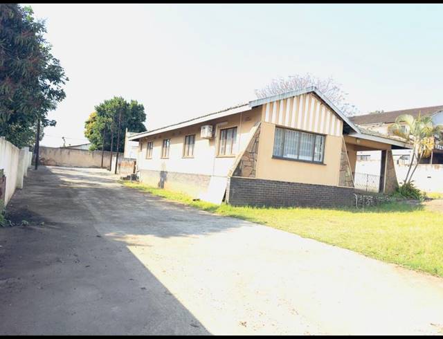 4 BEDROOM HOUSE FOR SALE IN AVOCA